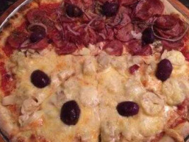 Alecrim Pizza E Vinhos food