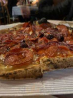 Otto E Mezzo Pizza Verace food