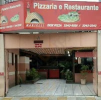 E Pizzaria La Vita outside