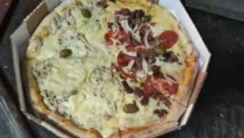 Pizzaria Veneza food