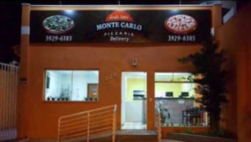Pizzaria Monte Carlo outside