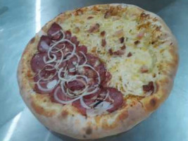 Disk Pizza 2000 food