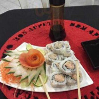 Nakaza Sushi inside