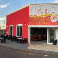 La Bella Pizzaria inside