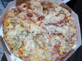 Pizza Dos Heróis food