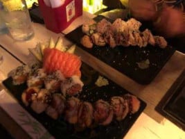 Sushi Pipa Lounge food