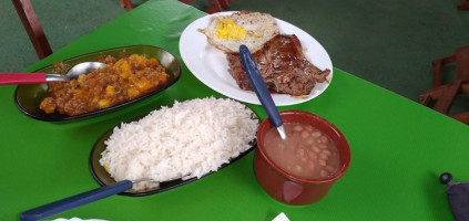 E Conveniência Toca Do Grillo food