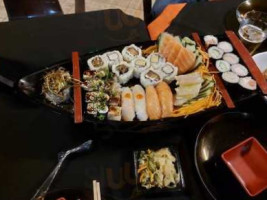 Banzai Sushi food