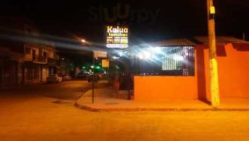 Kalua Lanches outside