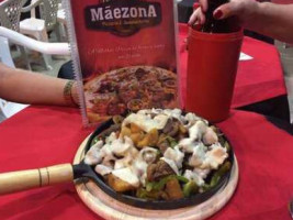 Maezona Pizzaria food