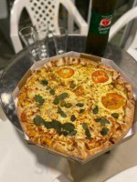 La Bonna Pizza food