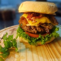 Starro Burguer food