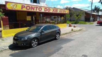 Ponto Do Xis outside