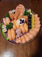 Ishi Mar Sushi food