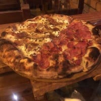 Pizzaria Deghust Pizza Na Pedra food