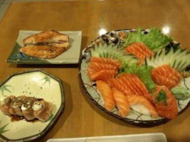Tomodashi Sushi food