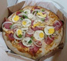 Nunes Pizza food
