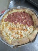 Una Bella Pizza food