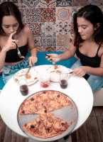 Dona Censa Pizza food