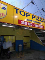 Top Pizza outside