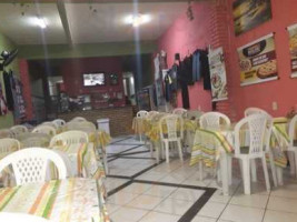 Mariane Pizzaria inside