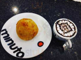 Café Minuto food
