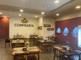 Confraria E Pizzaria inside