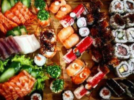Mahaki Sushi Lounge food