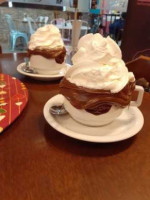 Café Moreno food
