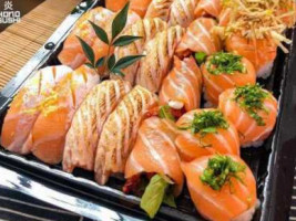 Hono Sushi food