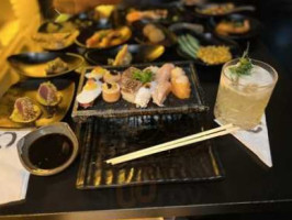 Oguru Sushi food