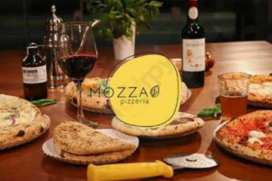 Mozza Pizzeria food