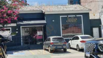 Jolie Café Pâtisserie outside