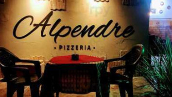 Alpendre Pizzeria outside