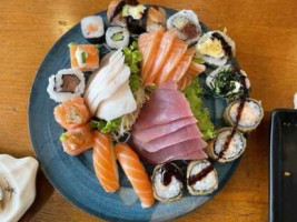 Hazaki Sushi food