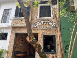 Sisttina Italian Sandwich Shop outside