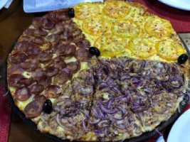 Big Pizzas Litoral food