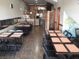 Pizzaria Bom Sabor inside