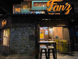 Fanz Burgers Club food