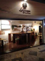 La Guapa Empanadas Artesanais E Café Santana inside