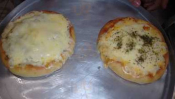 Pizzaria Dois Amigos food