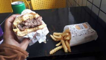 Meatz Burger N' Beer Guará Ii food