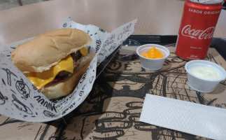 Texas West Burger Contagem food