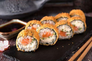 Baratissimo Sushi food