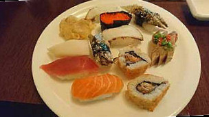 Sushi Guekko food