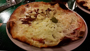 Martellos Pizzaria food