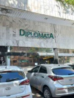 Diplomata Delicatessen outside