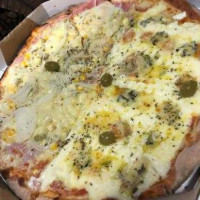 La Tavola Pizzaria food