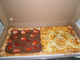Pizza D'metro food