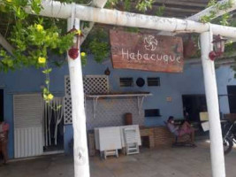 Habacuque outside